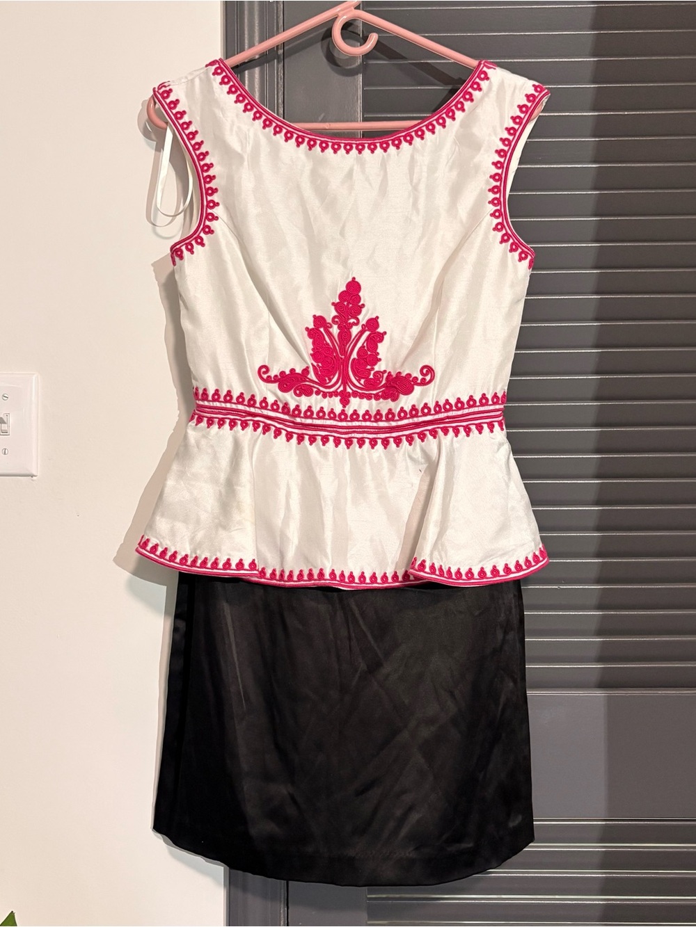 Pearl by Georgina Chapman of Marchesa white and black peplum cocktail dress